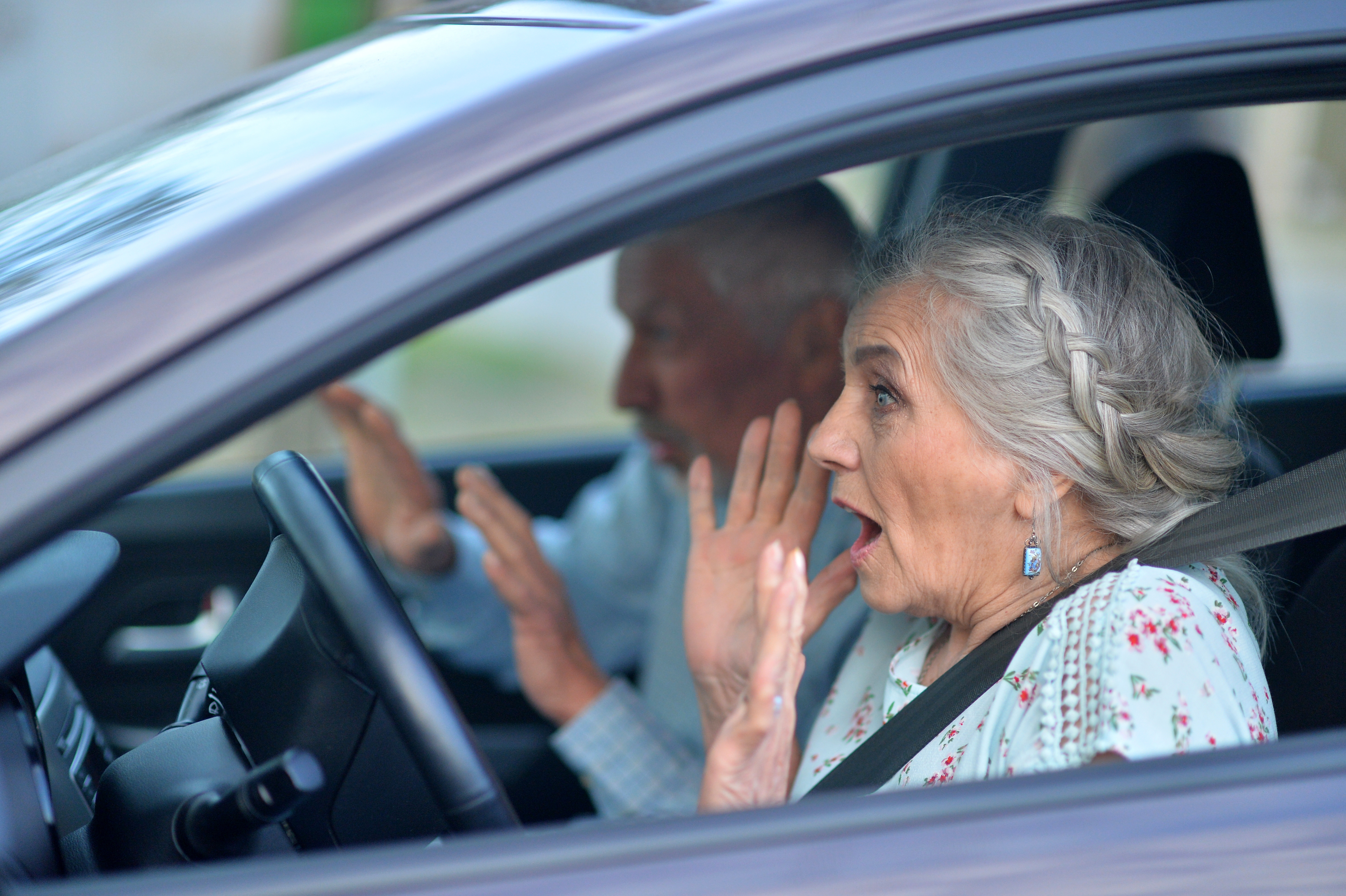 Un léger déclin cognitif intervient juste avant l’arrêt de la conduite automobile chez la majorité des personnes âgées (Visuel Adobe Stock 514037816)