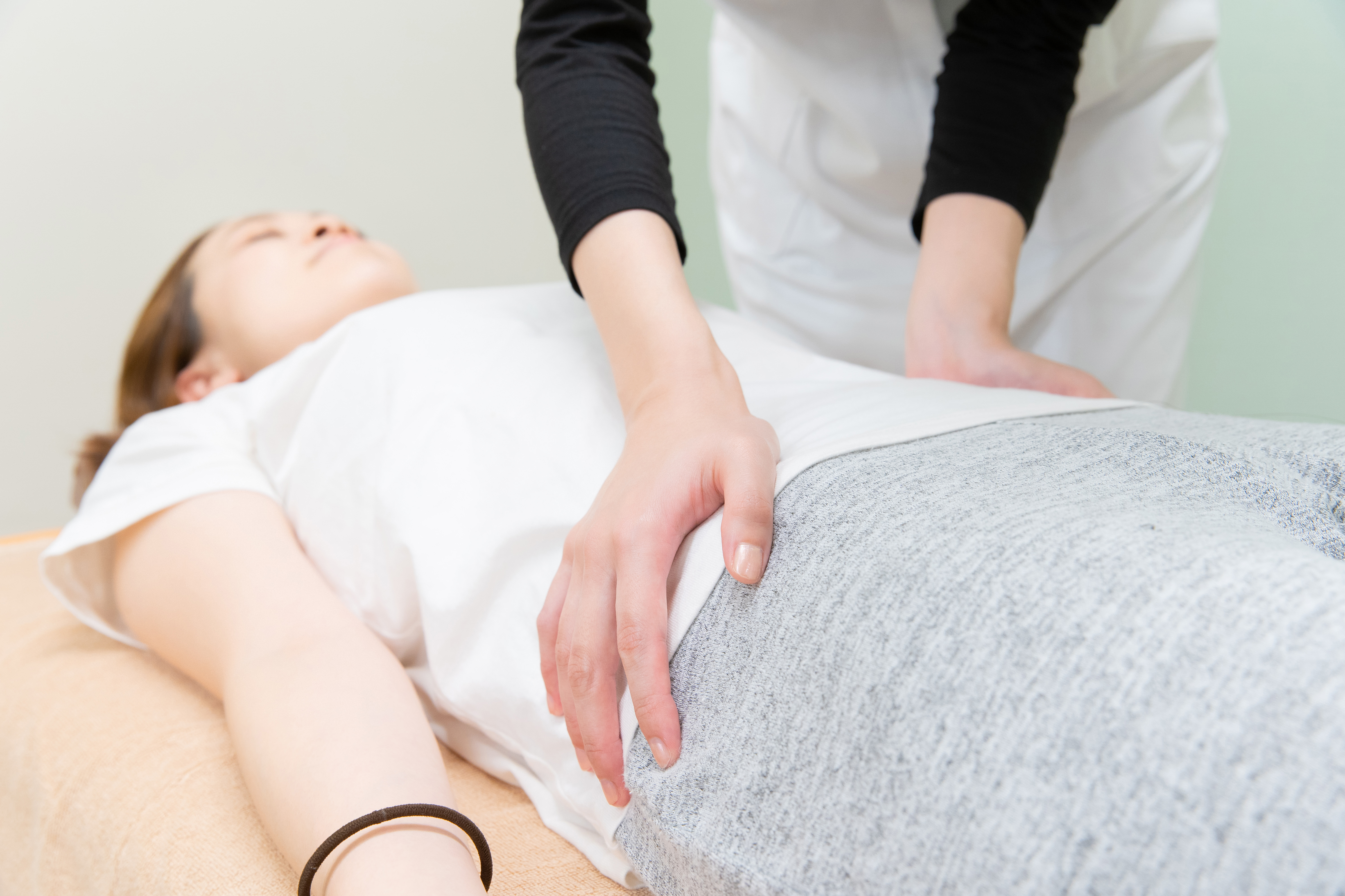 Certains programmes d’exercice peuvent permettre de réduire considérablement la gravité du « baby blues » et le risque de dépression majeure chez les jeunes mamans (Visuel Adobe Stock 527863828)