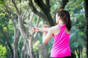 les femmes qui ont suivi un programme d'exercice cardio supervisé, au cours d'un traitement adjuvant (ou complémentaire) du cancer du sein bénéficient d’une meilleure fonction cardiovasculaire. 