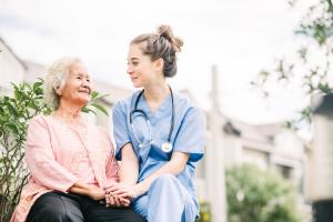 Une exposition plus faible aux rayons UVB peut augmenter le risque de cancer colorectal, en particulier chez les personnes plus âgées (Visuel Adobe Stock 265162640)