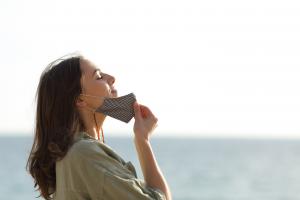 La pollution de l'air peut être considérée comme un facteur, même indirect, du risque d'infection au COVID-19 (Visuel Adobe Stock 397849739)