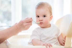 Cette étude révèle un lien entre l'obésité chez les grands-mères maternelles et leurs petits-enfants