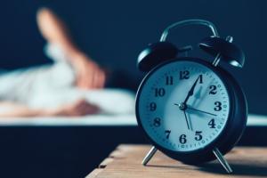 Des preuves préliminaires que le sommeil pourrait être un facteur régulant les niveaux de bêta-amyloïde dans le cerveau et donc le risque de maladie d'Alzheimer ?